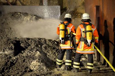 Metallspaenehaufen brannte bei Schrott Gogel in Backnang